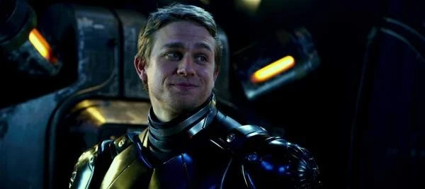 Чарли Ханнэм признался, что равнодушен к кайдзю и гигантским роботам, а в “Тихоокеанском рубеже” снялся только ради Гильермо дель Торо – Архив статей