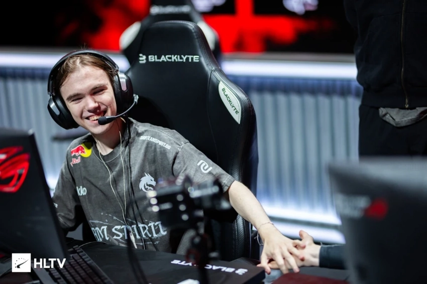 Лидер Team Spirit по CS2 объяснил, зачем переключает положение рук во время матчей